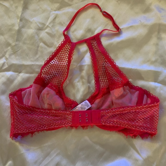 Victoria’s Secret lace and fishnet bra - Picture 3 of 3